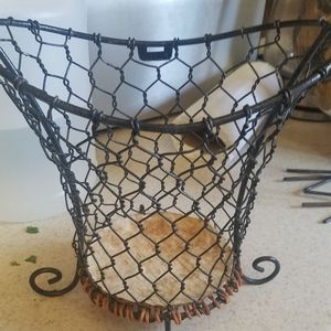 Metal chicken wire basket decor